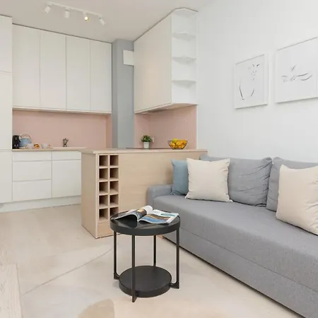 Apartman Sarmacka With Balcony Wilanow By Renters