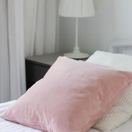 Sarmacka With Balcony Wilanow By Renters * ワルシャワ