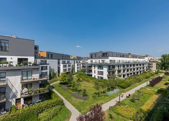 Sarmacka With Balcony Wilanow By Renters شقة *