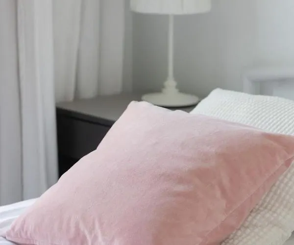 Sarmacka With Balcony Wilanow By Renters * وارسو