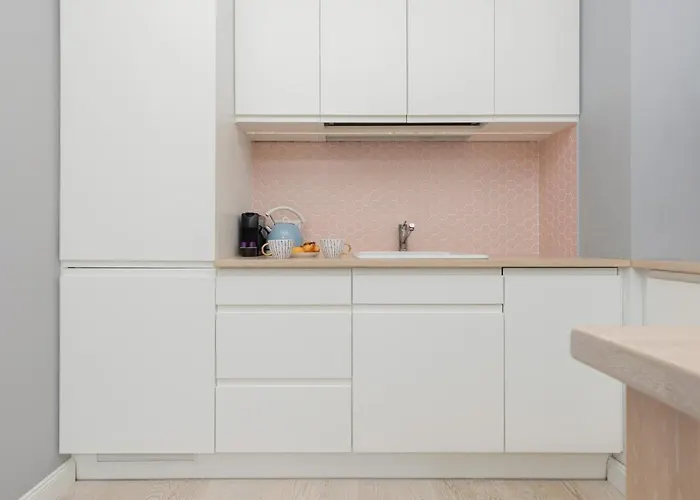 Sarmacka With Balcony Wilanow By Renters شقة