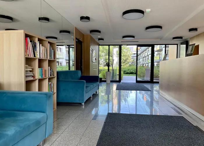 Sarmacka With Balcony Wilanow By Renters شقة وارسو