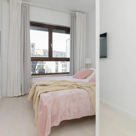 Apartament Sarmacka With Balcony Wilanow By Renters Warszawa