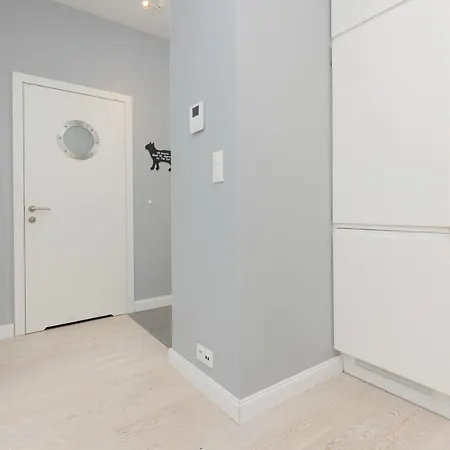 Sarmacka With Balcony Wilanow By Renters *