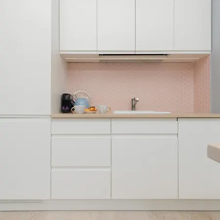 Sarmacka With Balcony Wilanow By Renters Апартаменты